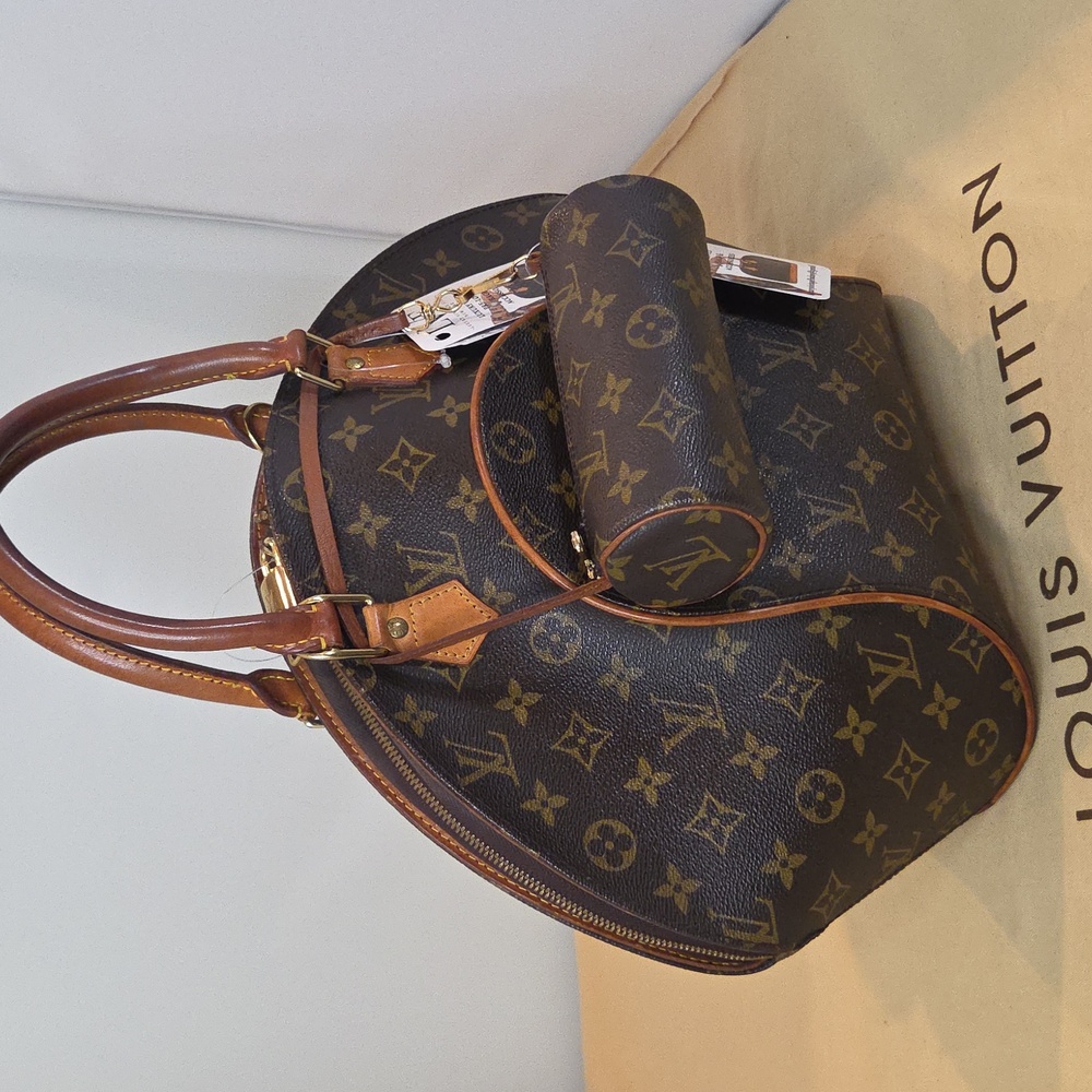 Louis Vuitton 1970's ULTRA RARE Mini Papillon wristlet-highly collectable piece - Picture 3 of 17